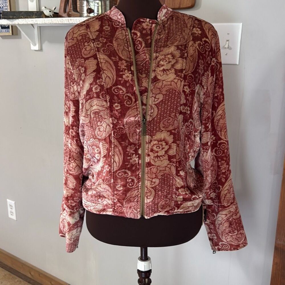 Revolve Chaser pink floral silk bomber jacket womens size medium feminine bohemi